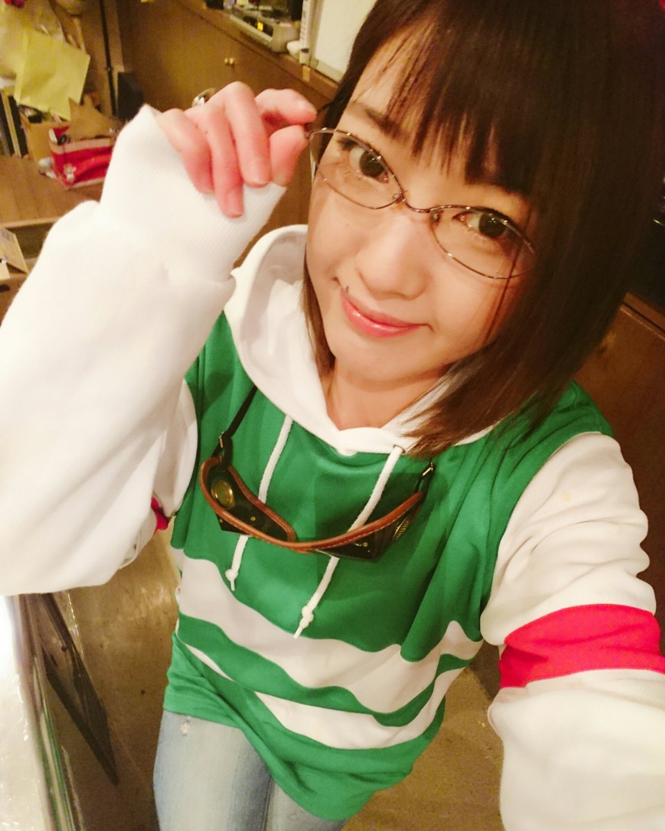 aco1125vodka's tweet photo. 行方不明やった眼鏡が見つかった👓✨
視界が全然違う🤓
普段結構ボヤケて見えてるのね🙄
#commecadumode https://t.co/siwNx68cwp