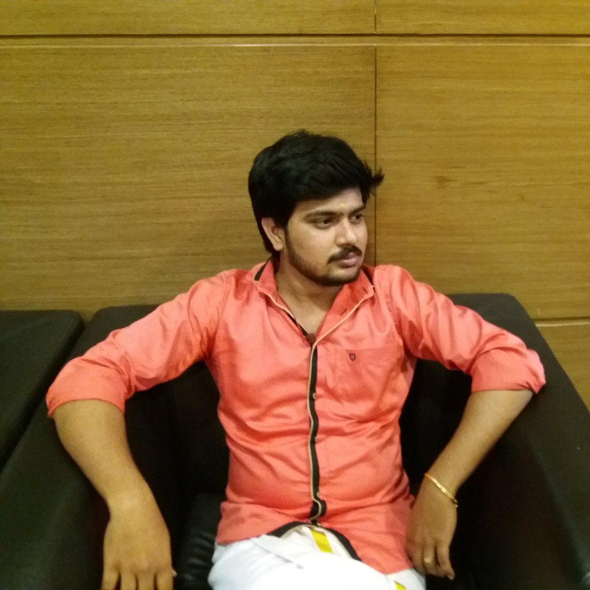 karthickrash's tweet photo. #NewProfilePic https://t.co/PA8BGuuYov