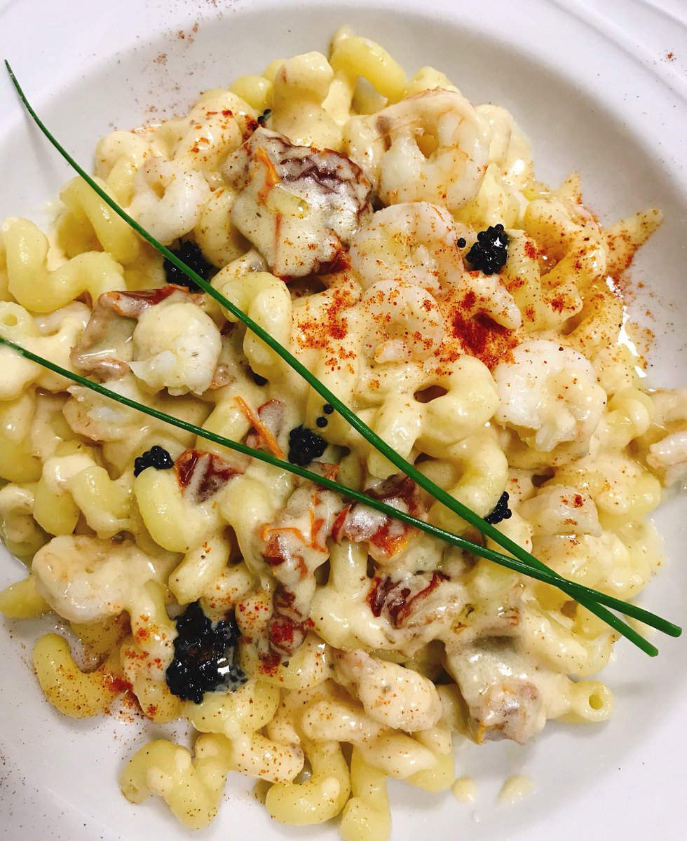 LaPepaArrozBar's tweet photo. #felizmiercoles #miercolesdepasta #menu #platodeldía “Cavatappi Cream con Gambas Ajillo & Tropezones de Tomate Seco al Tomillo” 😋🍝🍅🦐😋#Cavatappi #spiralipasta #amorelli #amorinipasta #cellentani #pastalover #meencantalapasta #pastagram https://t.co/FUMRJdnlkp