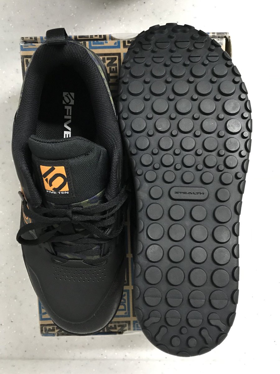 tomominishikubo's tweet photo. 新しい @5Ten IMPACT PRO☄️🐊
この世に生を受け25年、今までフラペしか履いたことのない自分にとって最高のダウンヒルシューズが届きました🤤
雪山行くしかないっしょ🤤🚲
Thanks @5Ten 👏👏👏
#impactpro #brandofthebrave #mtb https://t.co/upmmWXHniA