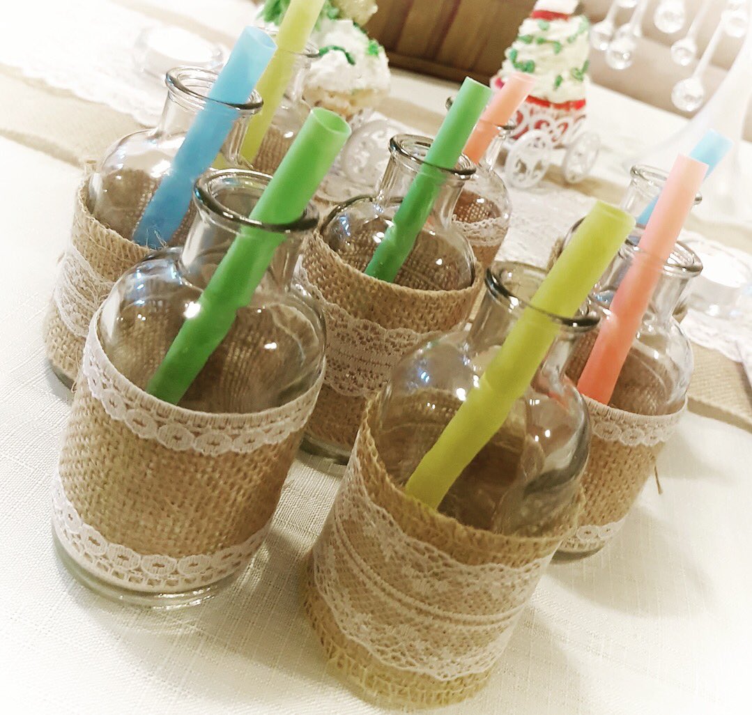 marketbenchmark's tweet photo. How cute are these #BurlapCocktailJars? 😍
#RusticTheme #BurlapRibbon #RusticCocktailJars #Lace&amp;Burlap #Events #WeddingRehersals #BridalShower #BabyShower #PrivateParty #Kenya #GlitterzEvents https://t.co/iKhgkayZ5O