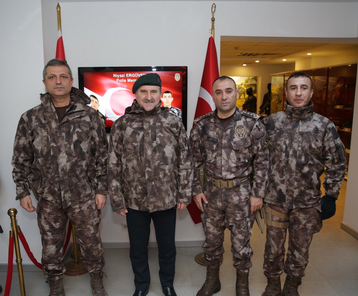 OA_BAK's tweet photo. Emniyet Genel Müdürlüğü Özel Harekat Başkanlığımızı ziyaret ettik. Bu vesileyle 15 Temmuz gecesi şehit düşen kahraman özel harekat polislerimizi ve tüm şehitlerimizi rahmetle, minnetle yâd ediyorum. https://t.co/uxrrGQsmi5