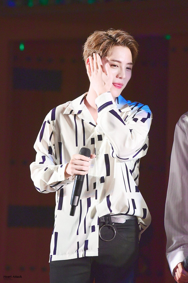 잘생긴남돌봇 tweet media