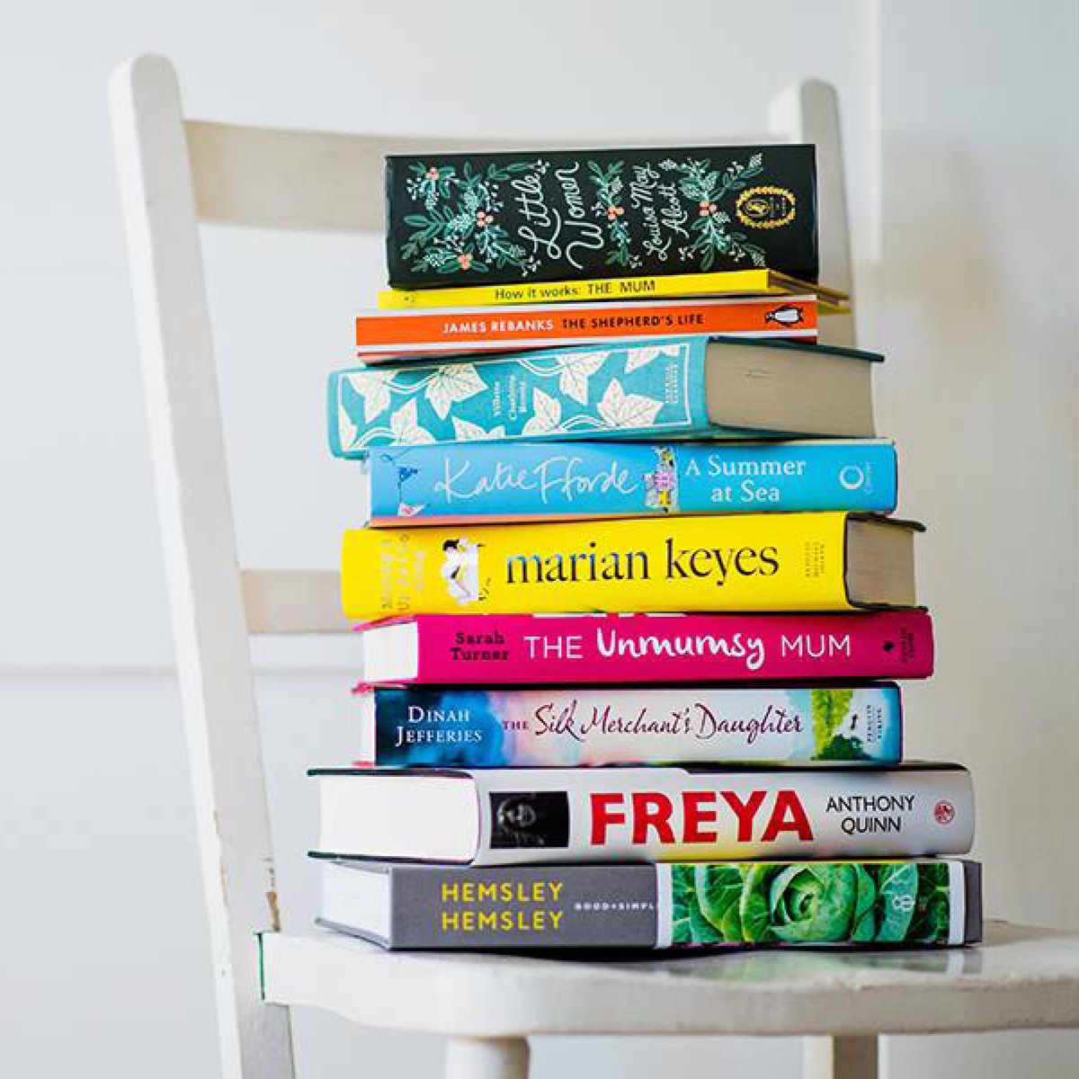 PenguinBooksSA's tweet photo. Now, what could our fine feathered friends be reading on this lovely Wednesday afternoon? Please do tell us in the comments section below and tag us with #Penguinsread 😀 https://t.co/lgRhVoxusQ