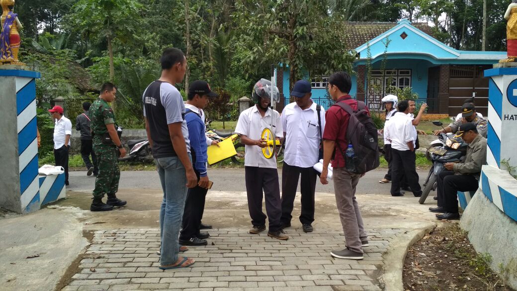 jm_imron's tweet photo. Pembagunan infrastruktur melalui Dana Desa memberikan dampak nyata bagi pertumbuhan ekonomi masyarakat Desa. Terimakasih #danadesa https://t.co/LovM80Bnmj