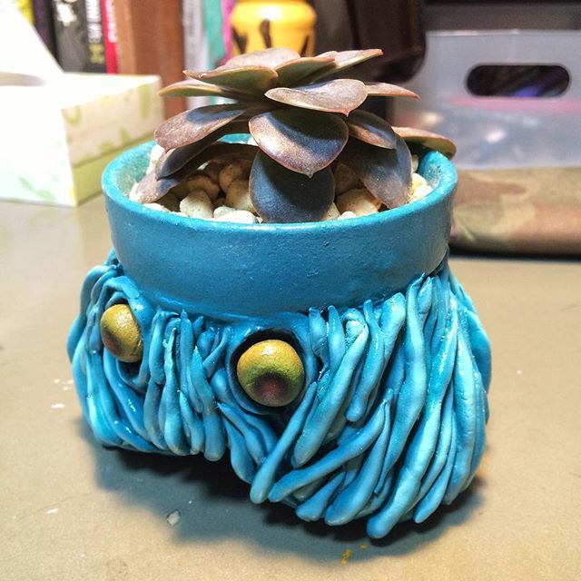 SH11NA_JPN's tweet photo. #original #flowerpot #monster #monsterpod (OvO) https://t.co/CvglbTeC9O https://t.co/00FJaKCtKi