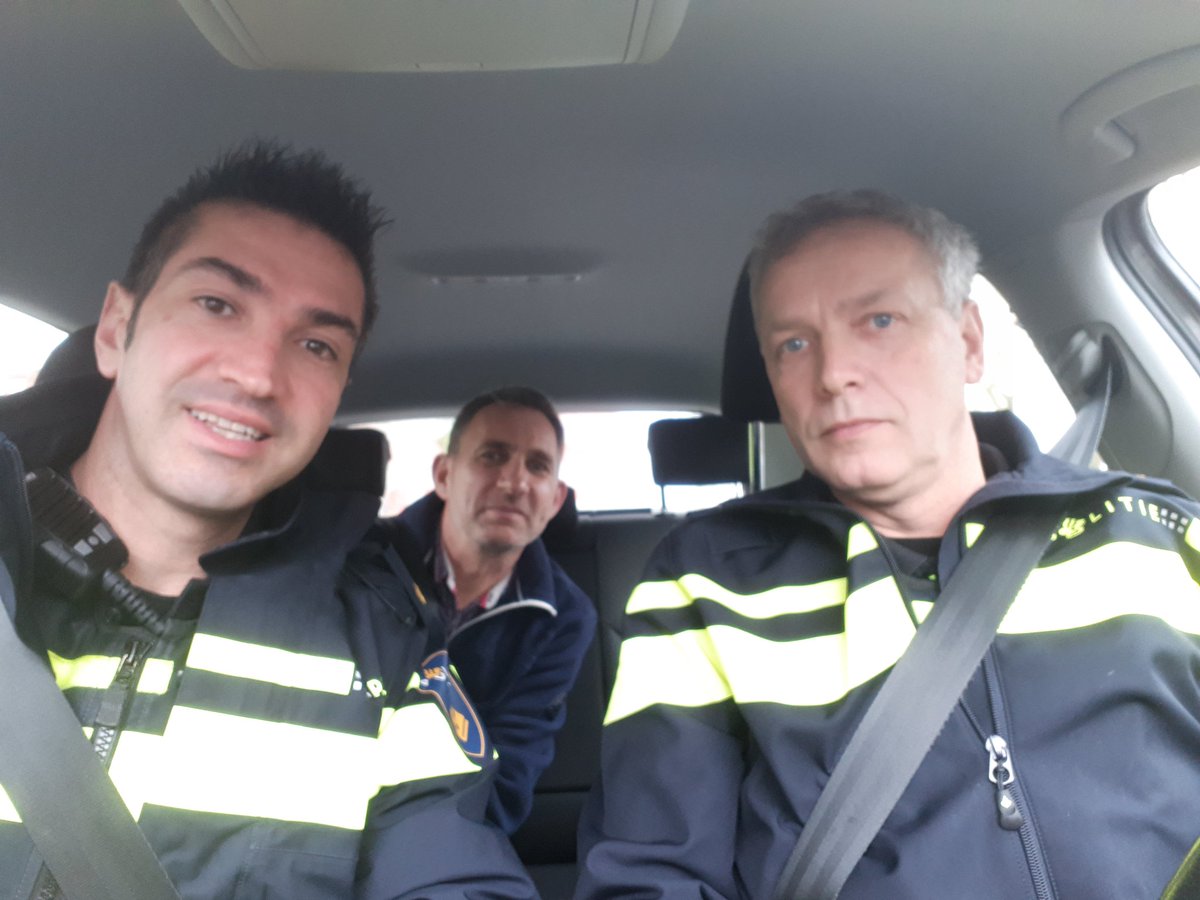 WA_Capelle_Zuid's tweet photo. #Wegmisbruikers vandaag onderweg met de winnaar van de online veiling #Seriousrequest2017 #3FM straks naar Hilversum #Zodiak productiemaatschappij voor Wegmisbruikers. https://t.co/wwfEyC6hUt