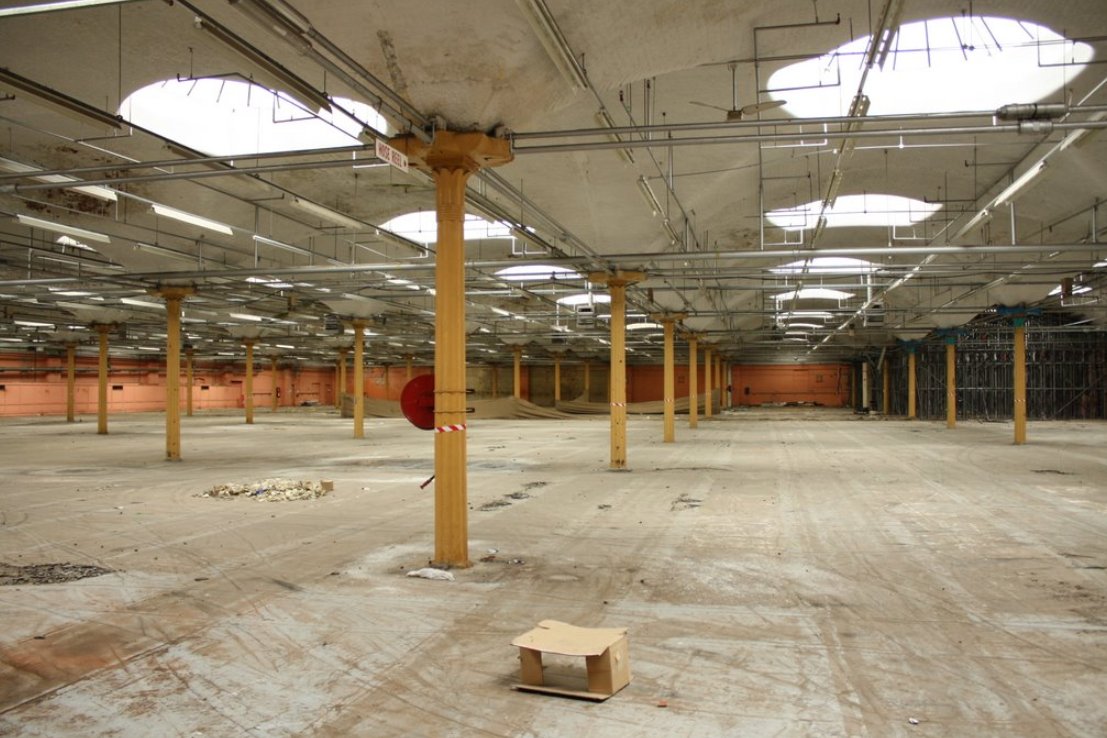 templeworks's tweet photo. @leedslivenews Just imagine how cold it is in a room with a 2 acre concrete floor. https://t.co/4Cy8cwy4YW