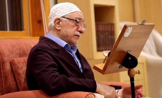 Mustafa35348548's tweet photo. Şimdi fırtına zamanı, yaprak gibi titreyip duran savrulur gider. 
Çınar gibi dimdik duranlar dört mevsimi de görür. https://t.co/e5rX5kkeB6