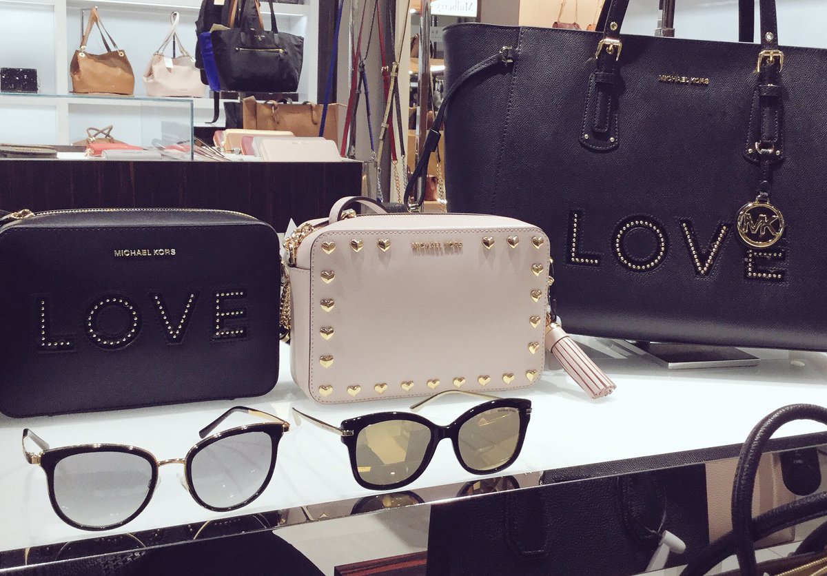 ChelmsfordSun's tweet photo. LOVE is in the air 🖤and so is MICHAEL KORS 🕶 Valentine’s Day is fast approaching, time to treat that special someone 💕 #JohnLewis #sunglasses #chelmsford https://t.co/RZHvOh9FFF
