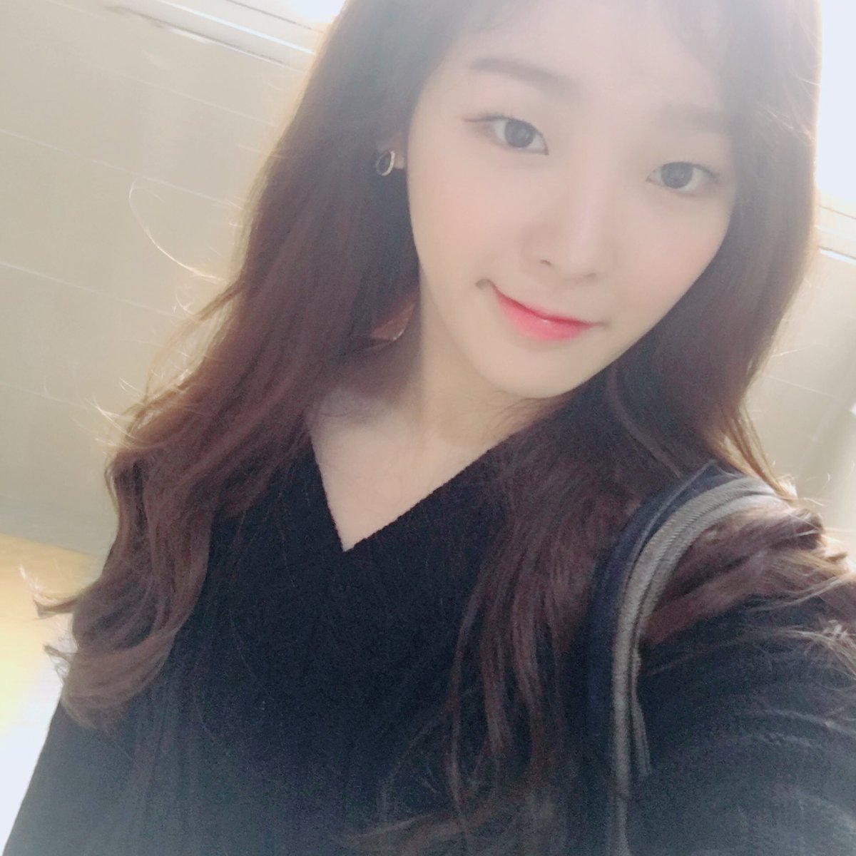 WM_OHMYGIRL's tweet photo. #씅씅 #미라클안녕    안녕 안녕 여러분! 오늘 오마이걸이랑 '쇼 챔피언'에서 만날 준비 됐어요?!>< 준비된 미라클은 소리질뤄~!!>[]< https://t.co/LyUvAhcwUP