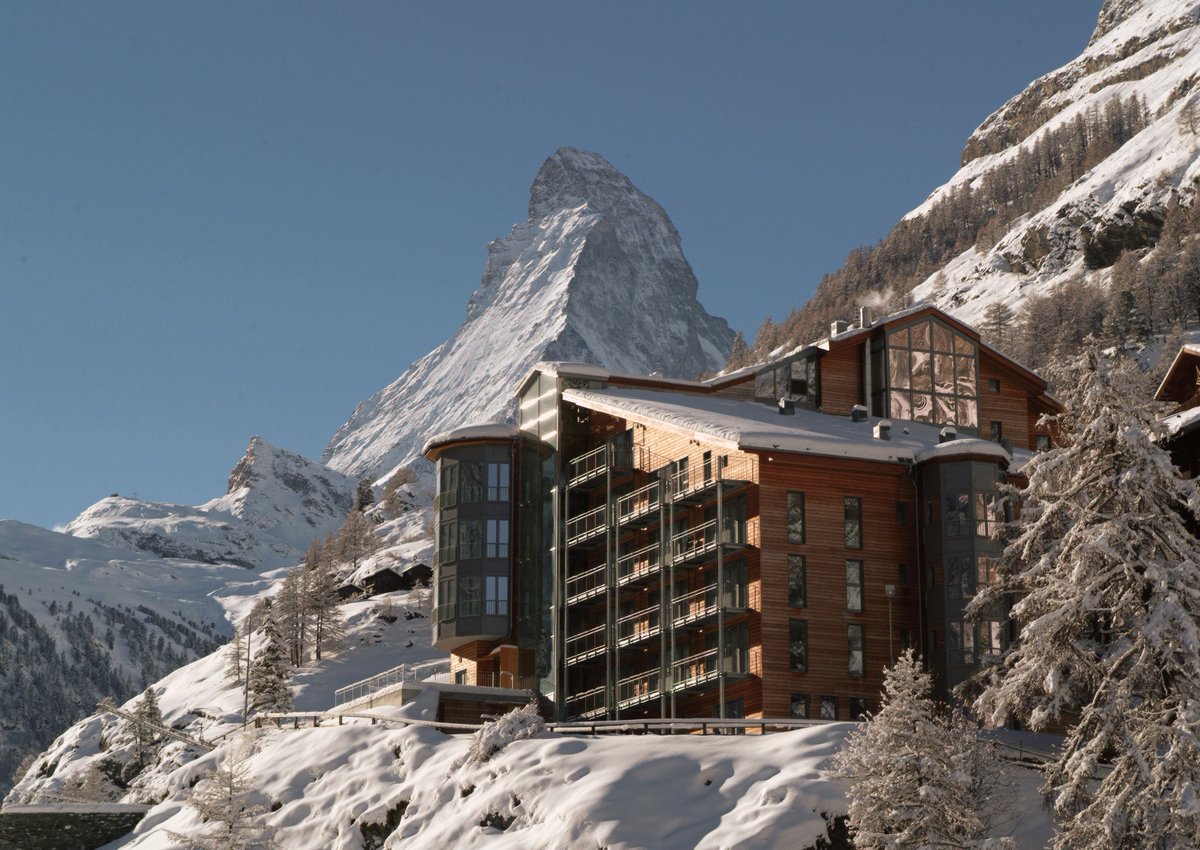 Veronique_Kanel's tweet photo. #theOmnia à #Zermatt élu meilleur hôtel #suisse de l'année 2018 par les utilisateurs de @TripAdvisor Travellers' Choice Awards: https://t.co/lxP9W0mwTL @valaiswallis @MySwitzerland_f @zermatt_tourism https://t.co/eEaa3Wh2o8