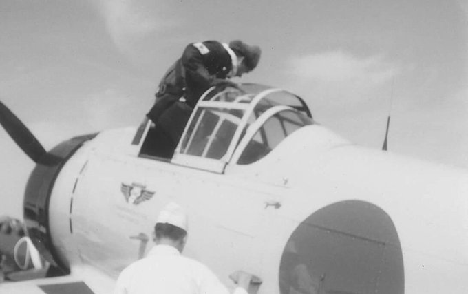 戦闘機を構えるとフォローやrtがくるらしいのtwitterイラスト検索結果