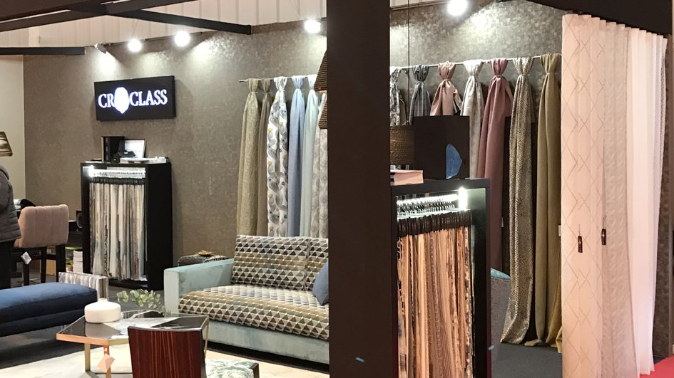 CR CLASS is ready for the sixth Zaragoza Furniture Fair where we are presenting our new fabrics and wallpapers collections. If you want to visit us, we are from today until next Saturday 27th at Pavilion 3 / Street F / Stand 2.