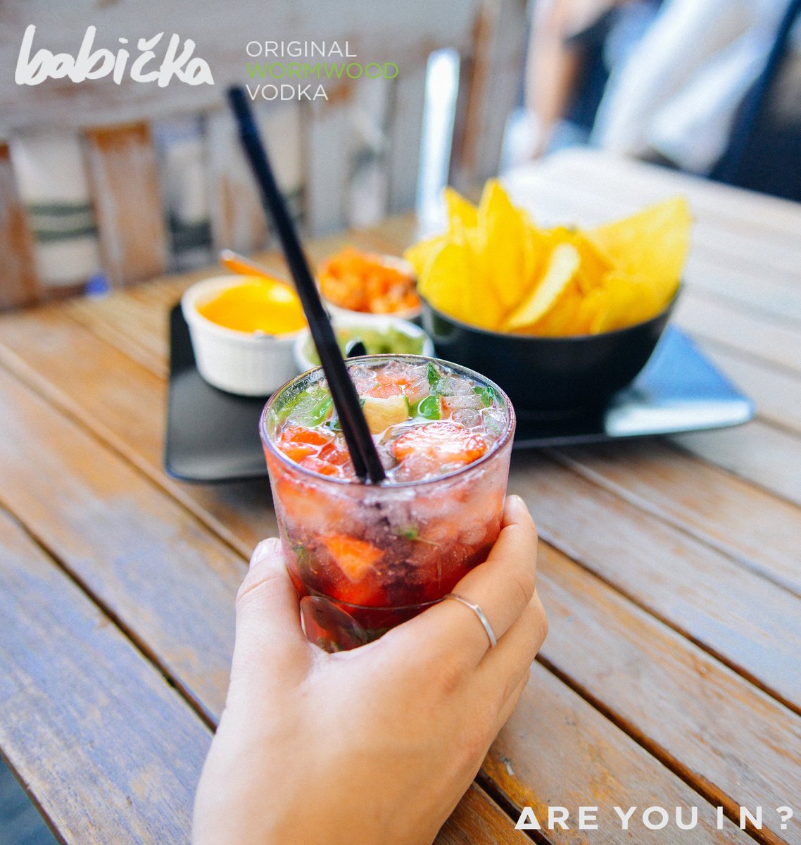 babickaiberica's tweet photo. ¿Nos acompañas en nuestro aperitivo? 🍹🥘 #BabickaVodka tiene infinidad de combinaciones que te sorprenderán con su insuperable sabor. 
#AREYOUIN? https://t.co/22P3CJASs6 https://t.co/qIcd9MpUow