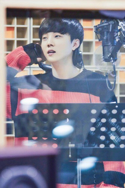 잘생긴남돌봇 tweet media