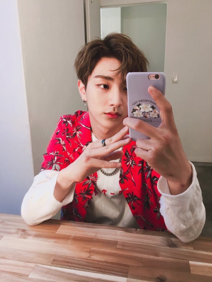 잘생긴남돌봇 tweet media