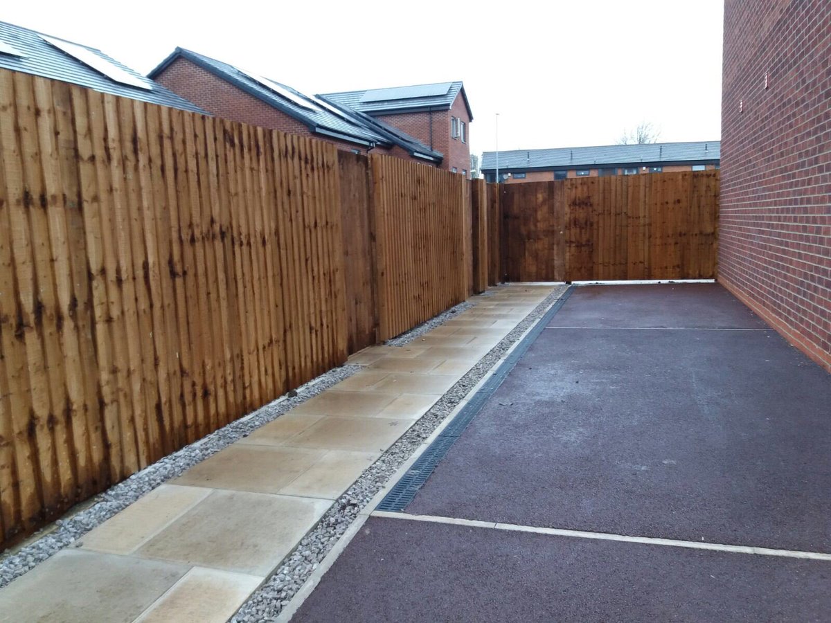 ConnaughtSec's tweet photo. A few photos of Fencing Connaught recently installed on a site in Oldham https://t.co/d1dfpxdtic