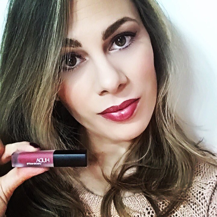 Stedra1's tweet photo. ... non è amore ... di più per questo #liquidlipstick di #hudabeauty nella colorazione #trophywife ...💕
•
•
•
•  #steflyrecensioni #beautyblogger #igersitalia   #igersblogger  #followme #igersoftheday #photooftheday #beautyadvisor  #igers #webstagram #followers @hudabeauty https://t.co/iBg2xcfOYo