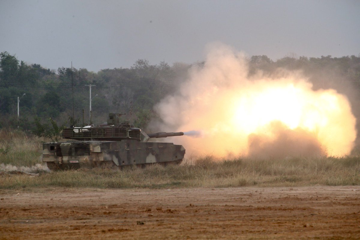 SPRiNGNEWS_TH's tweet image. ประมวลภาพ ซ้อมเสมือนจริงโชว์สมรรถนะรถถัง VT-4 springnews.co.th/th/2018/01/186…  #ข่าวจริง #สปริงนิวส์ #Springnew