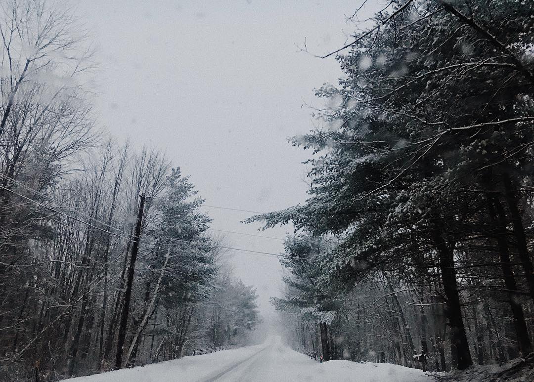 nmichaels_spa's tweet photo. Taking a moment to appreciate our surroundings. Beautiful photo by @oliviaharveyphotography. #northborough #northboroughmassachusettes
#nicholasmichaelsspa #nmspa #spaday #winter #snowday https://t.co/iq1294bakV