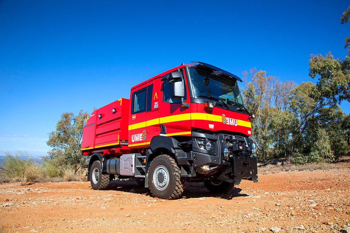 RosenbauerGroup's tweet photo. Wenn die Natur Feuer fängt, sind sie gefragt: #Waldbrandfahrzeuge! Das Verhindern der Ausbreitung steht dabei im Fokus. Details im #Rosenbauer Blog: https://t.co/XvZeW6FQd3 https://t.co/UilXQQwShl