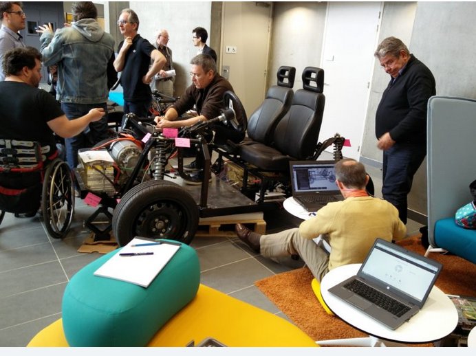 inOut_Rennes's tweet photo. CampOSV : pendant #inOut2018, les makers s'installent sur le site de  @GroupePSA à #Rennes-La Janais pour développer des solutions de #mobilité  #opensource https://t.co/WI7dZ0Ta7r https://t.co/9JX0SiptFO