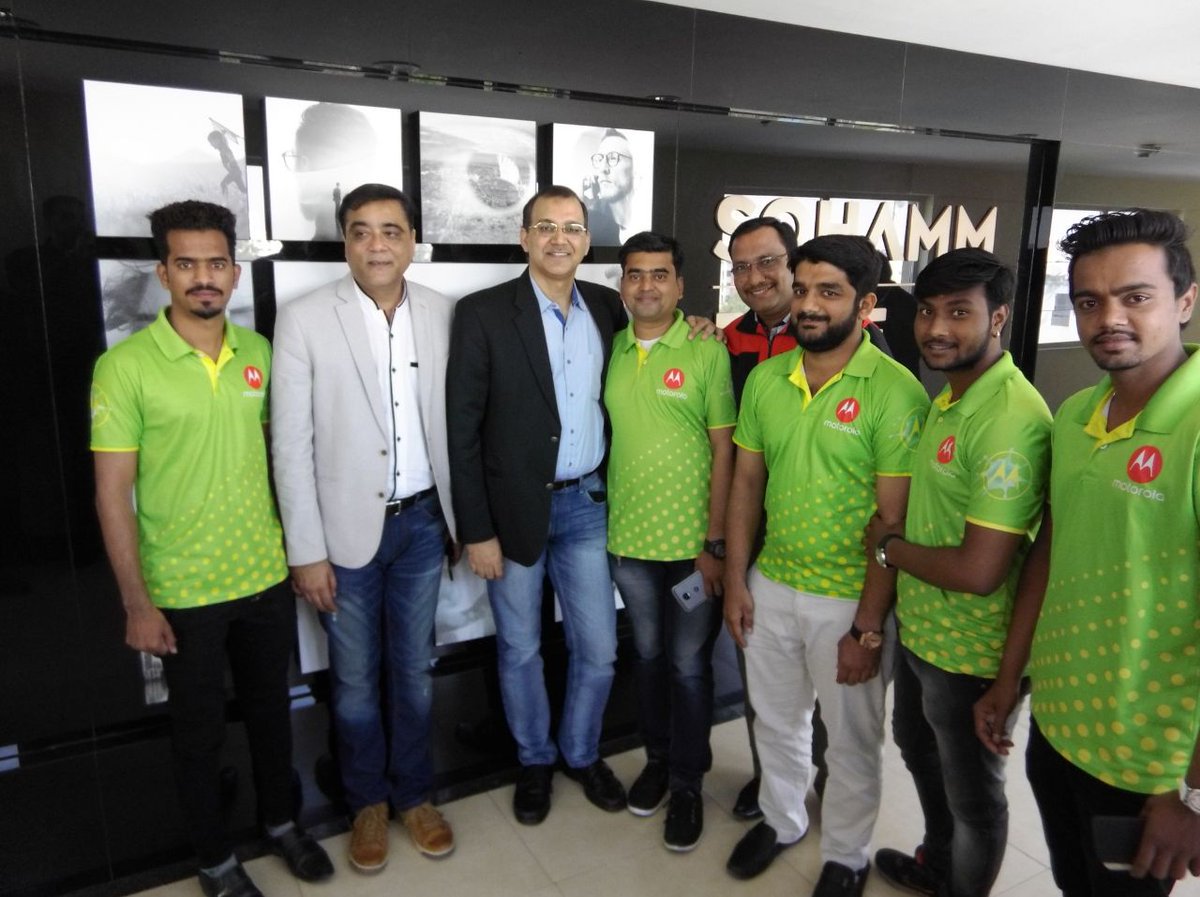 mathursudhin's tweet photo. Our Pune warriors are truly blessed by Lord Ganpati. Completely impressed by their knowledge, totally humbled by their commitment. Hello Pune, prepare yourselves.  #Punetakeover @motorolaindia https://t.co/wdi1vHy9q9