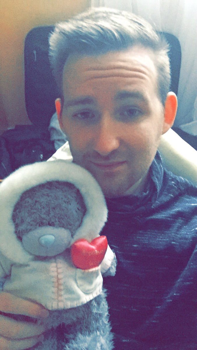 Kevin1905LT's tweet photo. When your boyfriend sent you this cute little bear 😍😍😍 #Goal #love #bear #kegi https://t.co/VjeoS6ggTi