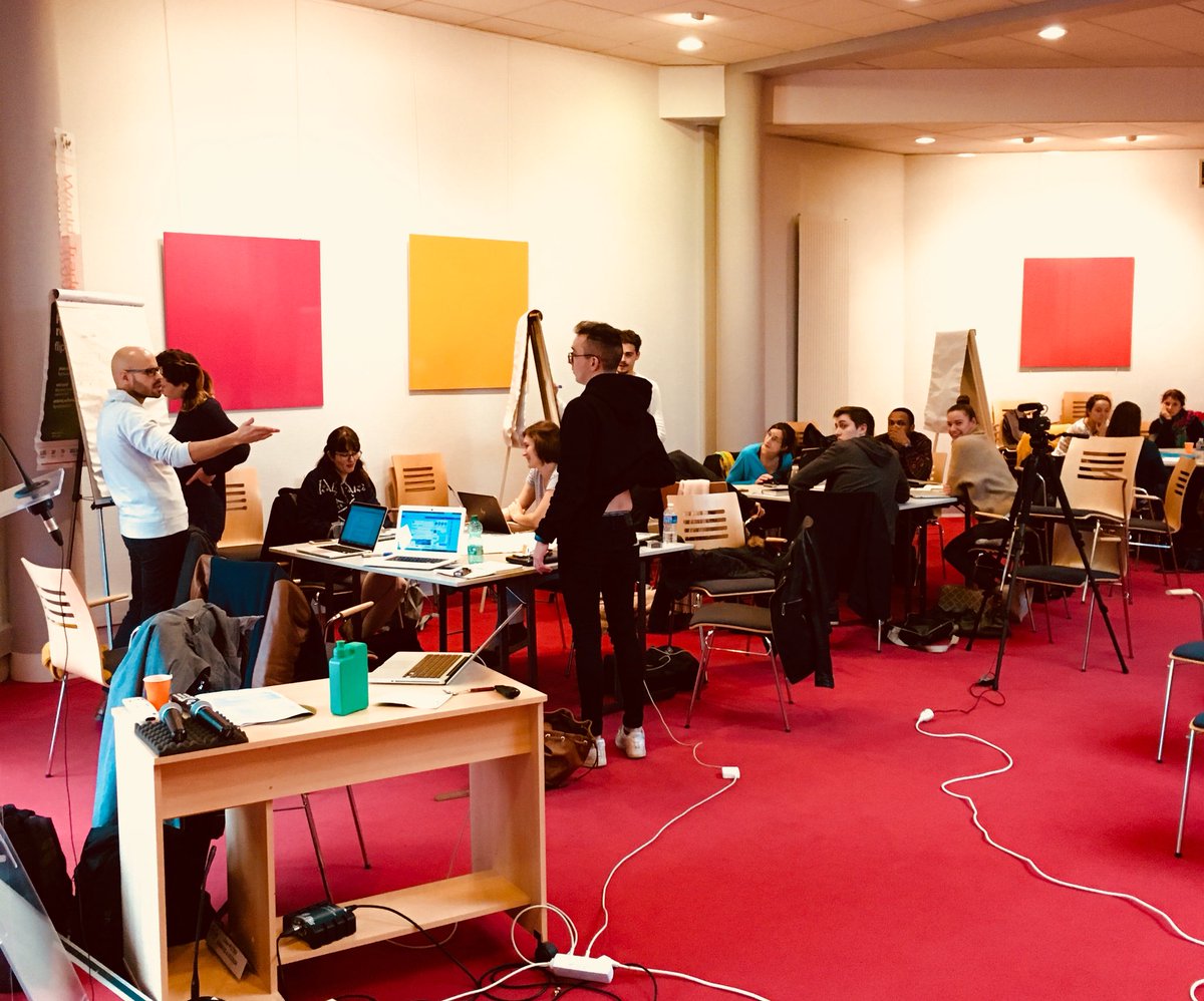 J3 à la <a href="/CCI_35/">CCI Ille-et-Vilaine 🇫🇷🇪🇺</a> 0️⃣1️⃣🤖

Applications &amp; implications #futures de l’#IntelligenceArtificielle ! 

Le chantier débute après de nombreuses conférences. 

Objectif : couvrir les secteurs du #Commerce #Conseil #Mobilité #Recherche #Santee #Cybersécurité