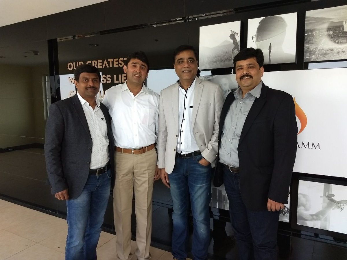 mathursudhin's tweet photo. All smiles with my friend Aashish from Telephone Shoppe, Pune. His demeanor is as popular as the Shrewsbury biscuits of Pune, sweet and soft at heart, calm and composed from the outside. #Punetakeover. @motorolaindia https://t.co/gINv7KdkNA