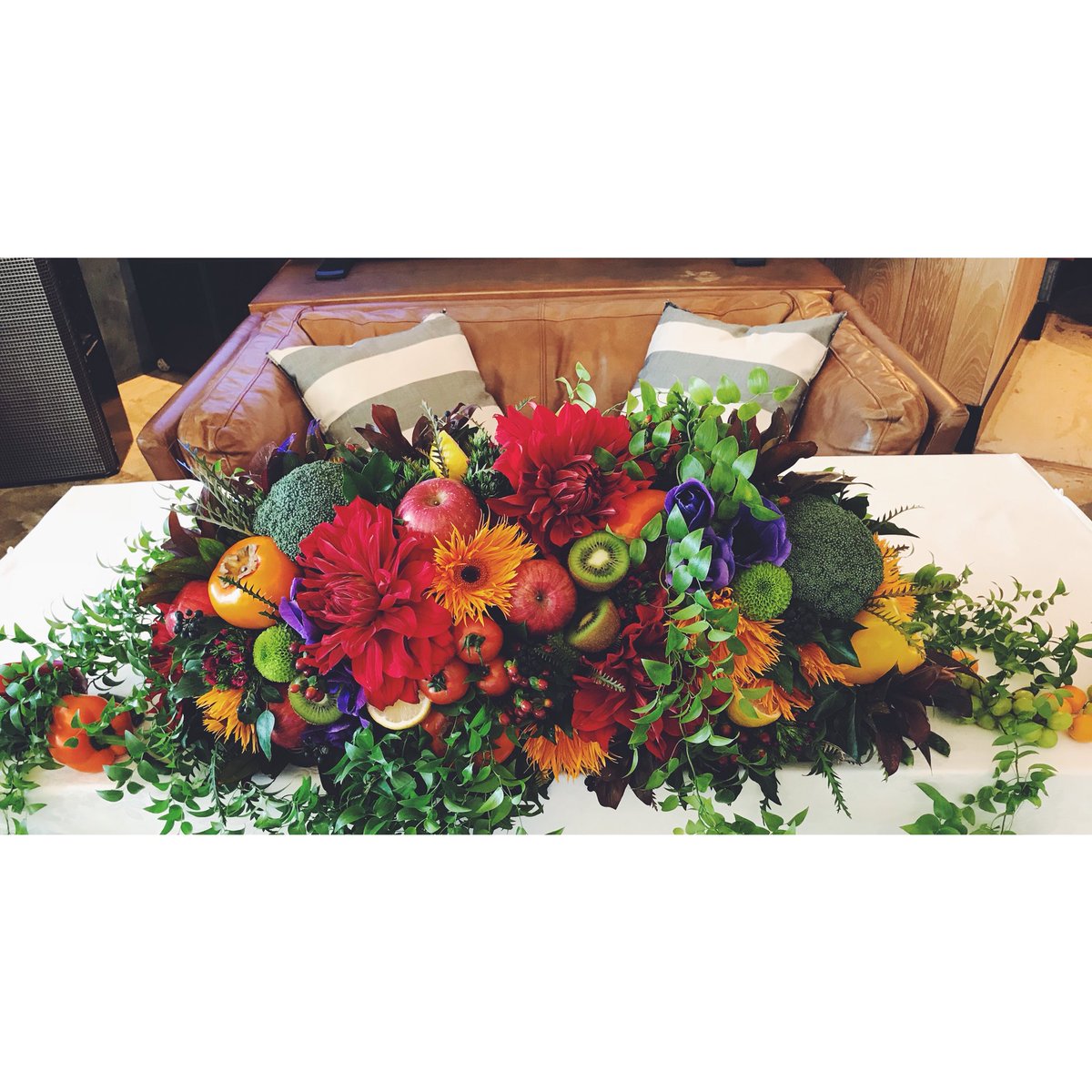 vegabotanic's tweet image. wedding party
#vega. #ベガ #maintable #wedding #メインテーブル #fruits #colorful #カラフル #花 #野菜 #果物 #ウェディング
#オーダーメイド