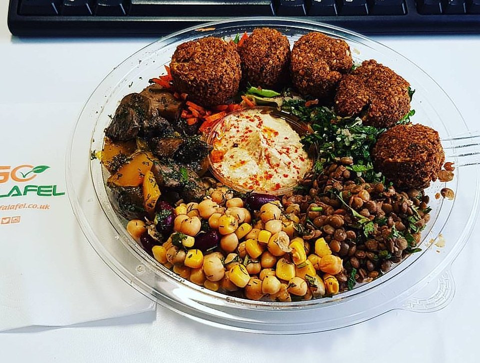 Seriously, there is no need to stress about how you're meant to have a healthy lunch. Swerve the bread for an extra falafel peice 😉

#GoFalafel #GoHealthy