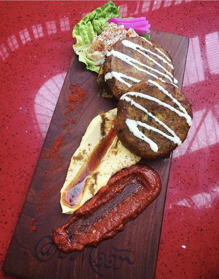 CafeMoorLeeds's tweet photo. Algerian Poteto cake with Houmous, Harris &amp; Palestinian Salad. https://t.co/oBT3tNkWP0