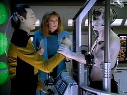 スタートレック　ＴＮＧ　ロキュータスとピカード、ライカーほかクルーたち　絵皿 スタートレック TNG ロキュータスとピカード、ライカーほかクルー