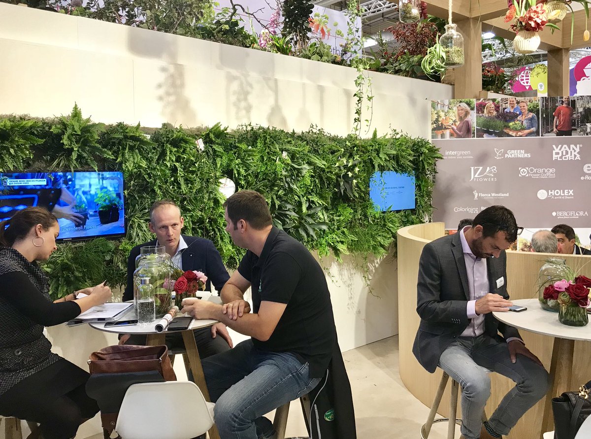 bloemenbureau's tweet photo. Dutch Flower Group laat op #IPMEssen goed zien hoe onze campagnes aansluiten bij de sierteelt #groeiplatformen #stand1D12 https://t.co/b5y1svAh4F