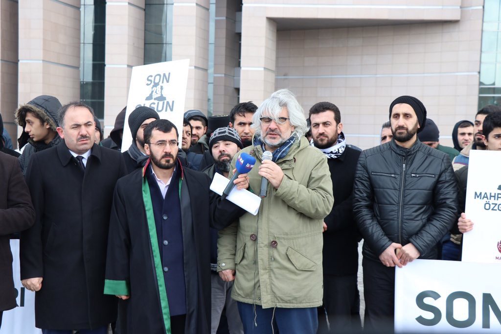 erdal_elibuyuk's tweet photo. MAZLUMDER'in Çağlayan Adliyesinde düzenlediği basın açıklamasına katıldık. #BuSon28ŞubatOlsun https://t.co/kmYQdJaB89
