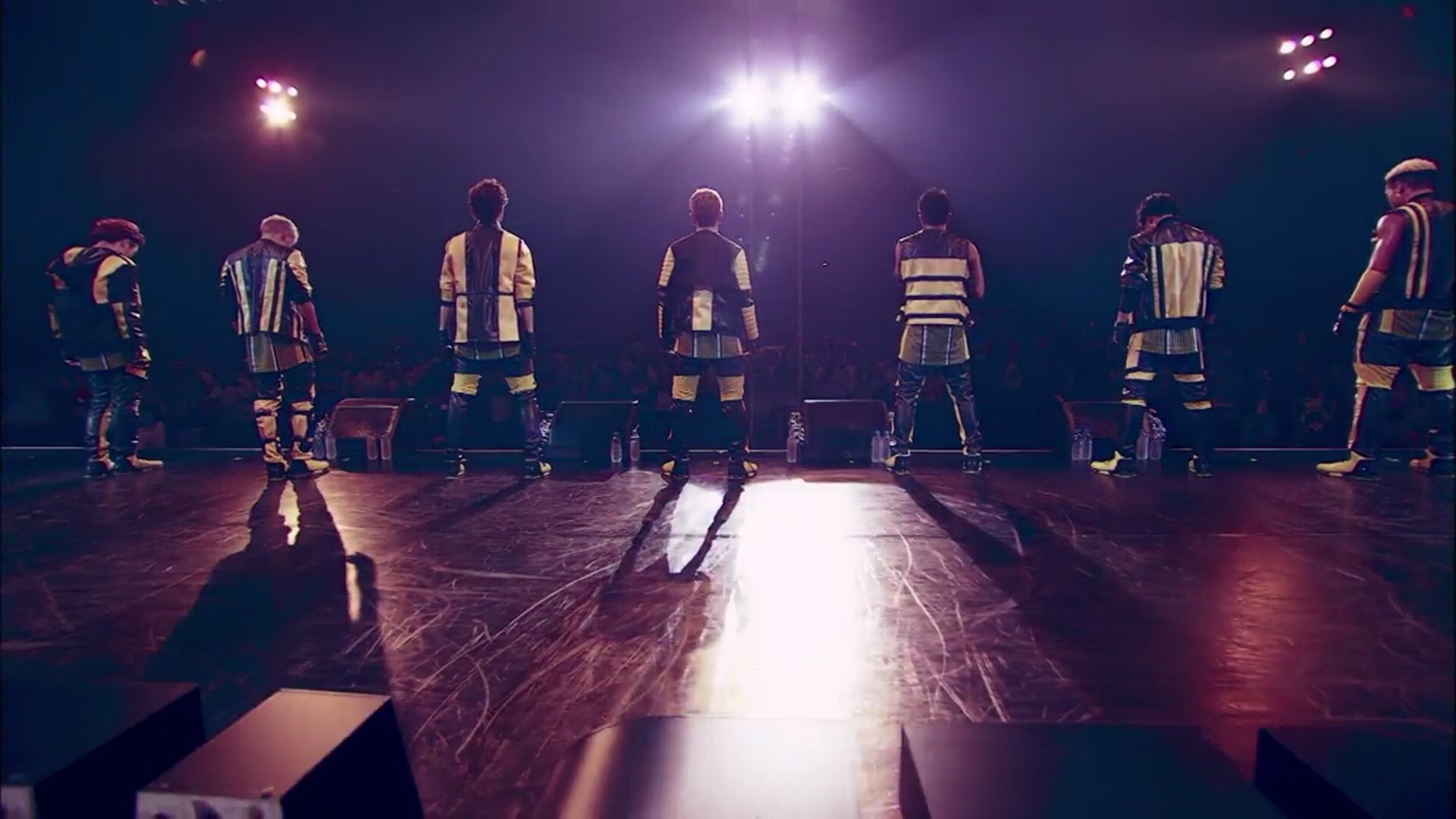 Bananan 7人の後ろ姿が素敵すぎて Generations Generaitons好きな人rt Genefamさんrt Rtした人全員フォローする T Co 2mcu8avxld