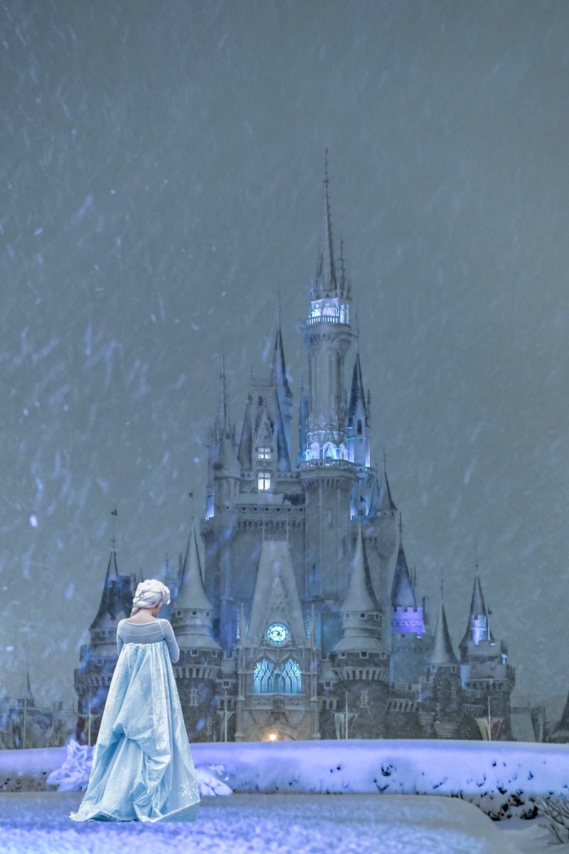 yusukegram's tweet photo. "Frozen Fantasy"

シンデレラ城が氷のお城になりましたね❄️ https://t.co/q1ybJ6pNOD