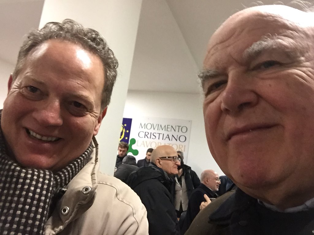 fabiobenati's tweet photo. #GIORNALISTI-Oggi festeggiamo il nostro patrono #SanFrancescodiSales. Per celebrarlo ho scelto di condividere questo momento con don Walter #Magnoni responsabile Pastorale Sociale e del #Lavoro @chiesadimilano all’inaugurazione sede #Movimento #Cristiano #Lavoratori https://t.co/gPGCNDasSE