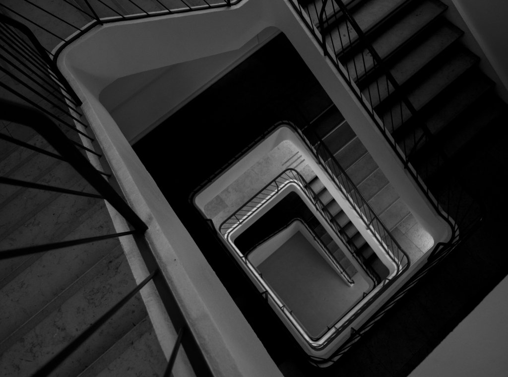 hugoR37's tweet photo. Architecture https://t.co/r7N3MLh7VE https://t.co/qF6Y3wvMHk