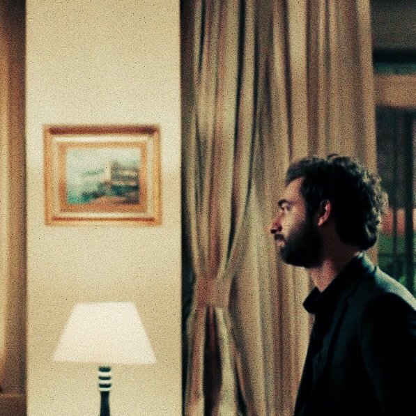 "Belki de aşkı yücelten; Direnmek değil, teslim olmaktır..." #PoyrazKarayel