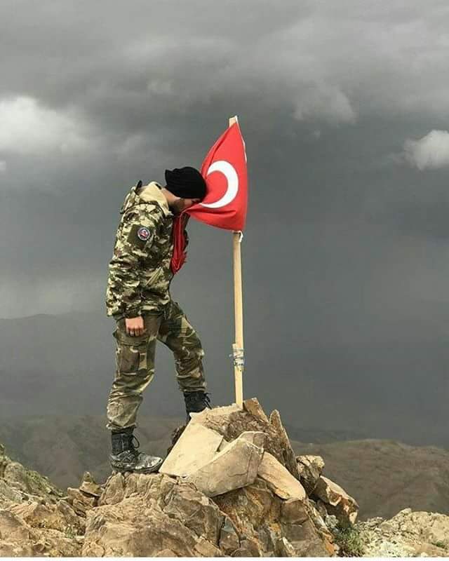 Yedi düvele karşı Savaşmak 
Bu toprakların Sünnet'idir.
Kazanmakta vacibi...