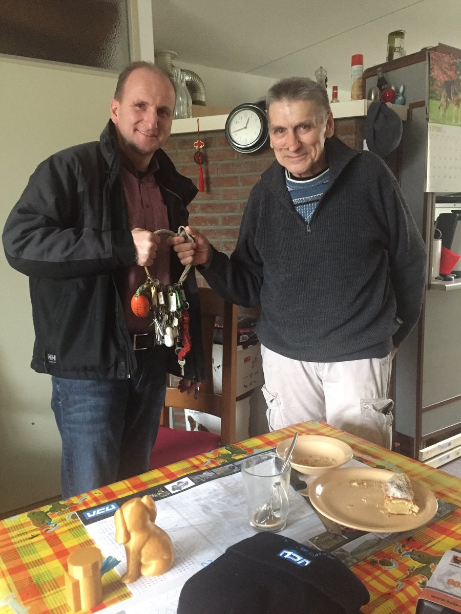 AlbertVCU's tweet photo. Vanmorgen heeft Michel Beutin de sleutels van alle Flyshooters overhandigd. Het werk (Wachtsman) in Boulogne gaat niet meer ivm zijn gezondheid. Dag en nacht heeft hij klaargestaan voor al onze vissers en wij willen hem dan ook veel sterkte en gezondheid toewensen samen met Elly. https://t.co/5q3Qg5zyqX
