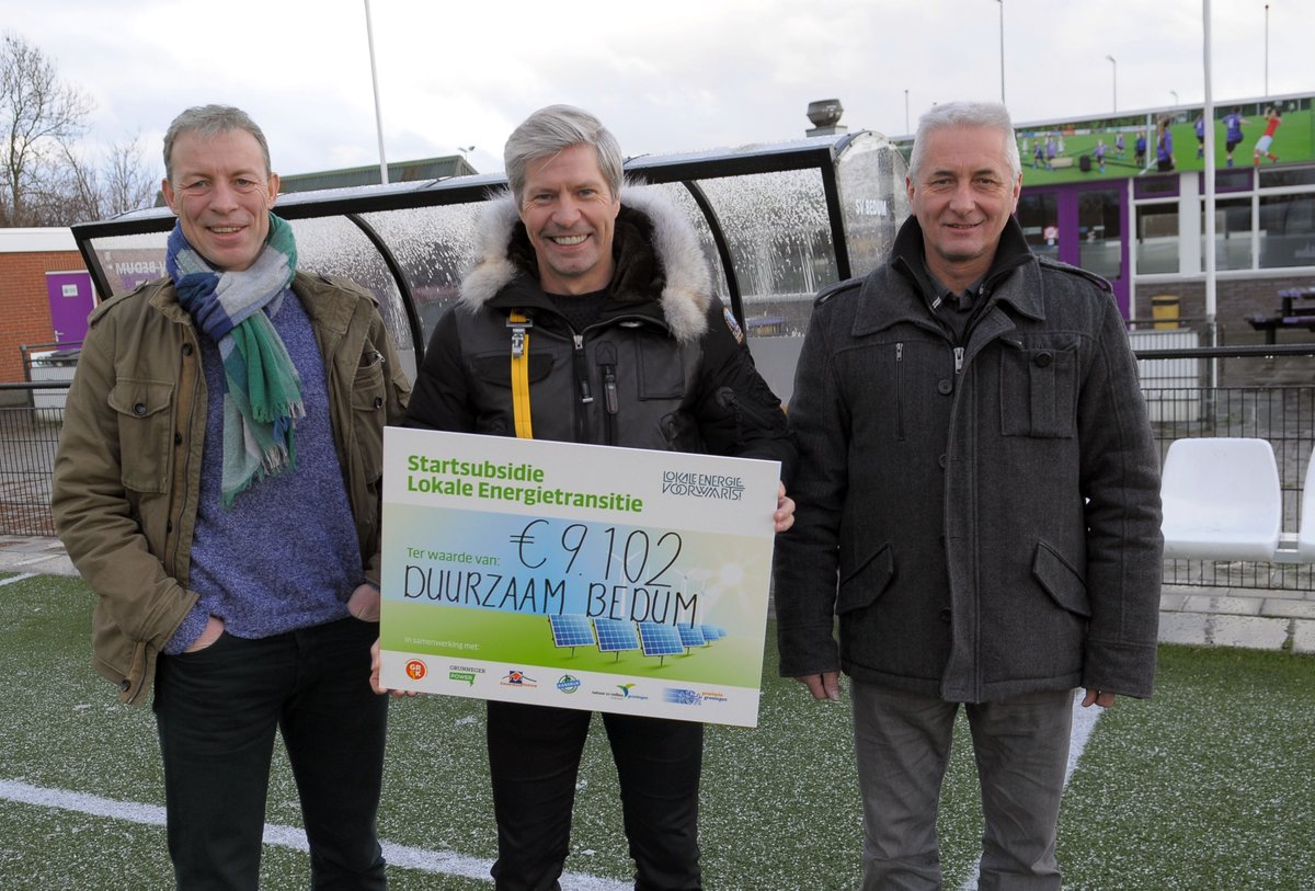 servicepuntlev's tweet photo. Duurzaam Bedum krijgt zonnedak met behulp van de startsubsidie Lokale Energietransitie. Dit jaar nog moet het dak gereed zijn. https://t.co/0IpBo0pQ6o @provgroningen @NCGroningen @GemBedum https://t.co/oT429BEHmE