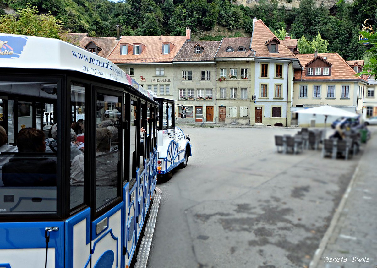 PlanetaDunia's tweet photo. Una trilogía sobre la ciudad suiza de #Fribourg no estaría completa sin un artículo sobre #actividades para bajar la double crème 😂😂😂 
https://t.co/k4QxyhyUAO #FribourgRegion #ENAMORADOSdeSUIZA https://t.co/2waK46831o