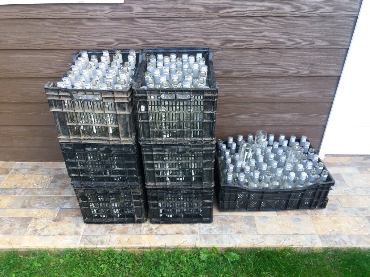 Recicla2R2's tweet photo. Gracias a la Fundación @RB_HuiloHuilo Por Confiar y Creer en el Proyecto 🖒😉 #Recicla2 #Emprendiendo #valdiviacl ##Vasosdebotellas https://t.co/CJSX3aIE45