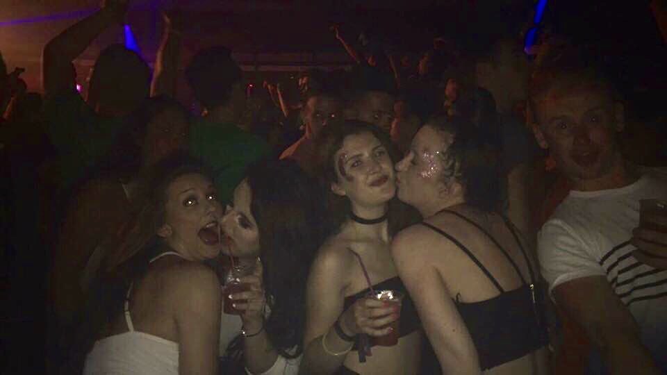 elsa_maughan's tweet photo. @chloe_jephson Happy birthday Chlo J hope u have a fab day can’t wait to party on fridayyy🎈🎈🎈hope you enjoy the throwback to when you basically necked me in zante:) lots of love xoxo https://t.co/JWFdJKkwe3