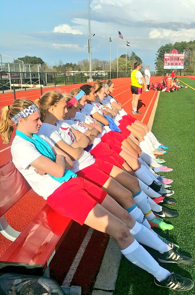 UHSSoccer's tweet photo. Surround yourself with people that push you to do better &amp; be better...No drama or negativity...Just higher goals &amp; higher motivation...Good times and positive energy...No jealousy or hate...Simply bringing out the absolute best in each other #UnitedWeWin ✔
#UnionSoccerFamily 💯 https://t.co/z97Xi4aAZV