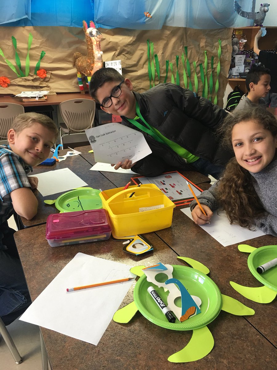 tuckertotsin106's tweet photo. Day 2 - Clam Code Fraction Subtraction π¦ #llamasdoingwork #henriehawks https://t.co/5wmMhuOBEL